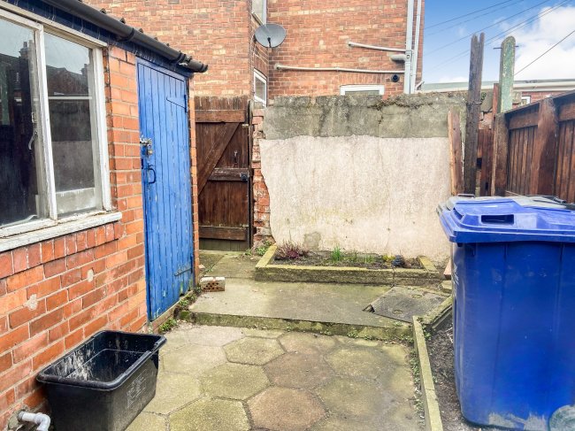 72A Flaxley Road, Selby, YO8 4BW
 7