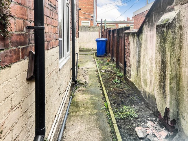 72A Flaxley Road, Selby, YO8 4BW
 7