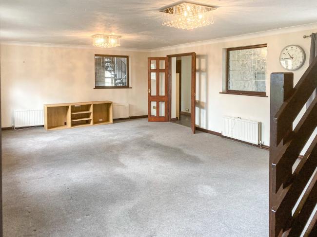 The Elms, Radclive Road, Gawcott, Buckingham MK18 4JB
 5