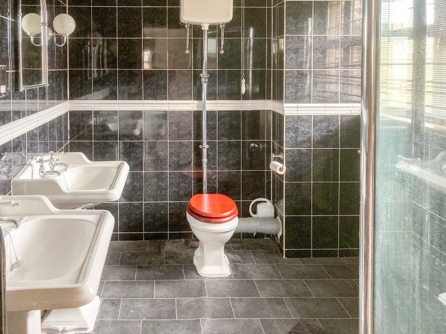 The Elms, Radclive Road, Gawcott, Buckingham MK18 4JB
 5