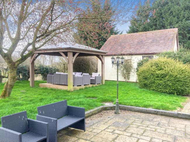 The Elms, Radclive Road, Gawcott, Buckingham MK18 4JB
 5