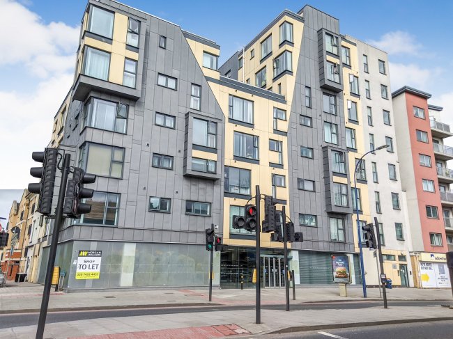 23 Axis House, 262 Lewisham High Street, Lewisham, London SE13 6AD 10