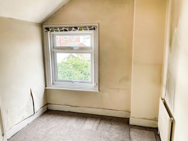 231 Wellingborough Road, Rushden NN10 9XT
 9