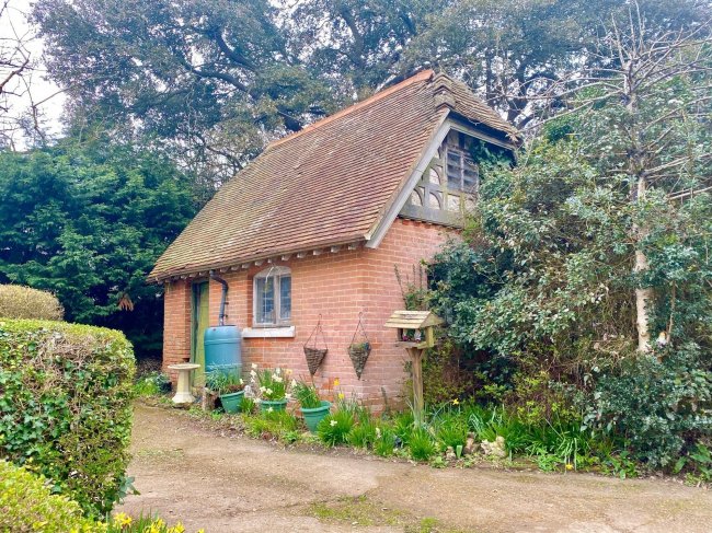Oakfield Cottage, Packsfield Lane, Wootton Bridge, Ryde, Isle of Wight PO33 4RP
 6