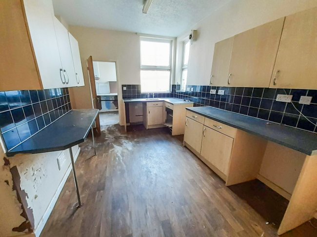 136 Preston New Road, Blackburn, Lancashire, BB2 6BU 9