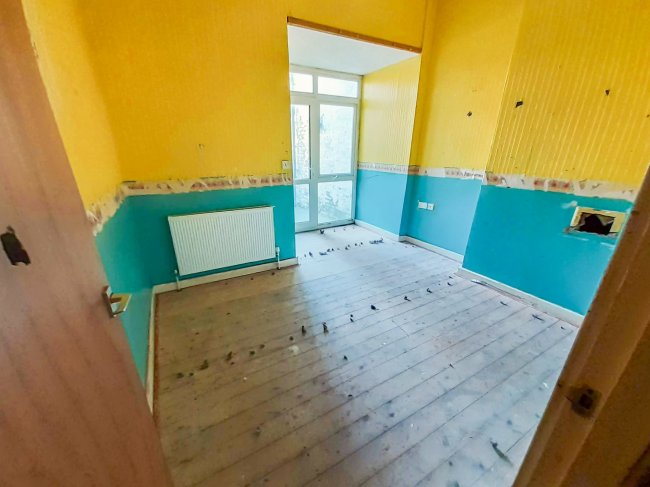 136 Preston New Road, Blackburn, Lancashire, BB2 6BU 9