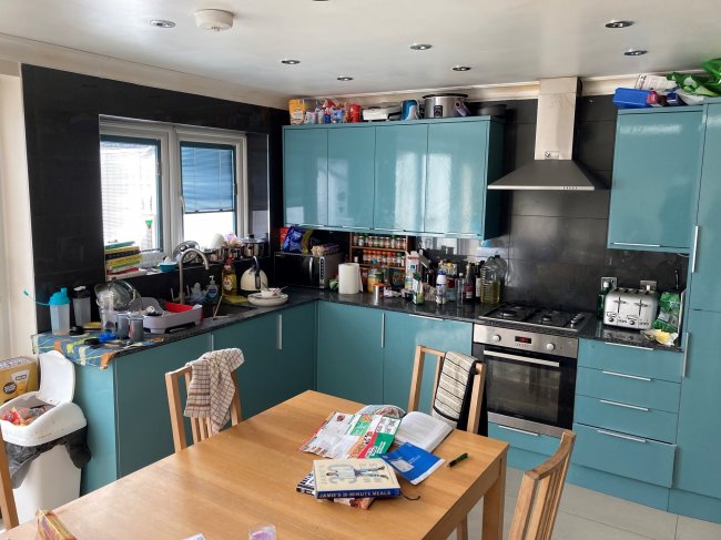 97 Graveney Road, Tooting, London, SW17 0EJ
 5