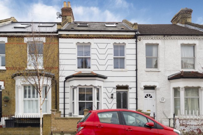 97 Graveney Road, Tooting, London, SW17 0EJ
 5