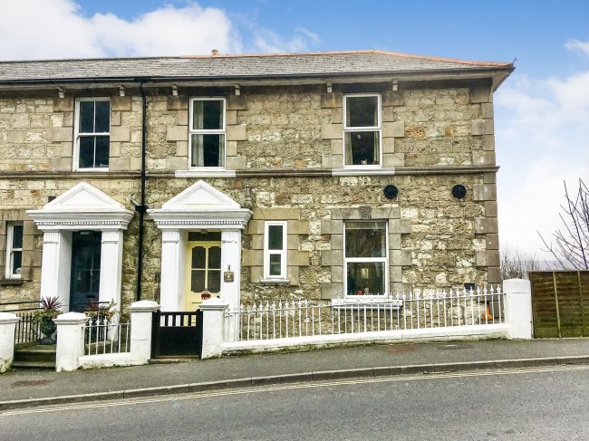 4 St. Boniface Gardens, St. Boniface Road, Ventnor, Isle of Wight PO38 1PW 1