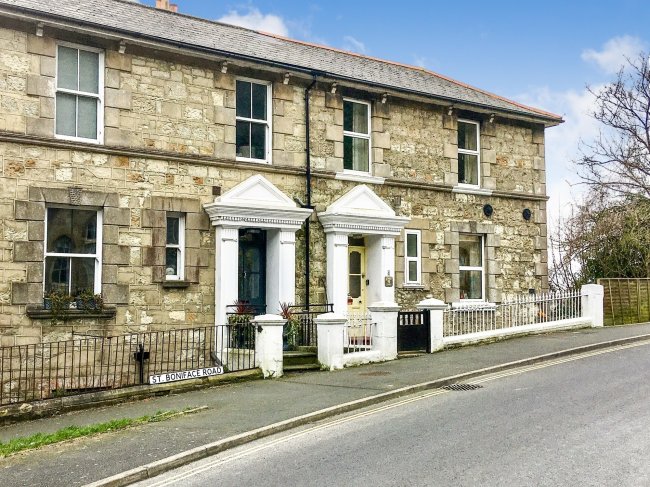 4 St. Boniface Gardens, St. Boniface Road, Ventnor, Isle of Wight PO38 1PW 1