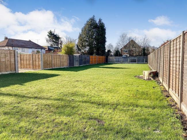 Land at 10a Sunbury Way, Hanworth, TW13 6XJ 4