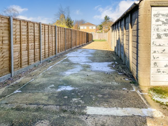 Land at 10a Sunbury Way, Hanworth, TW13 6XJ 4