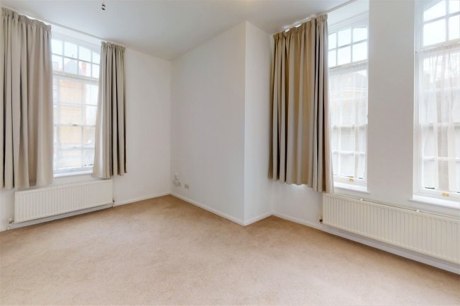 Flat 8, Regan Lodge, 84 Pennington Drive, Winchmore Hill, London N21 1TP 7