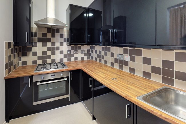Flat 8, Regan Lodge, 84 Pennington Drive, Winchmore Hill, London N21 1TP 7