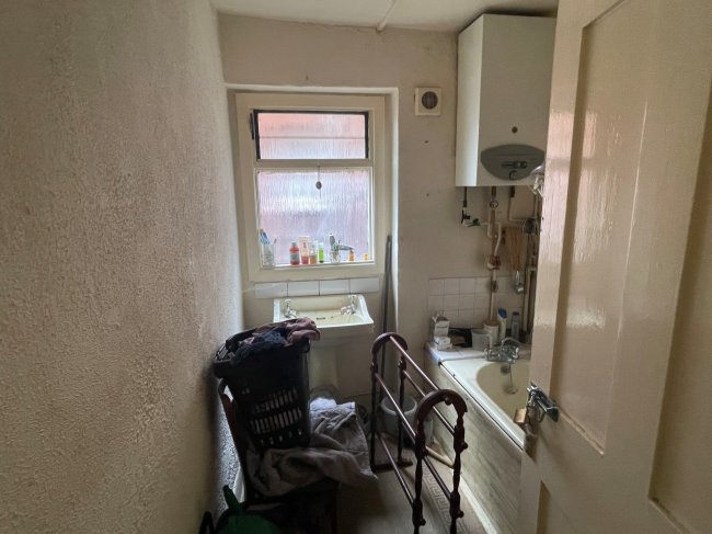 10B and 10C St Johns Avenue, Harlesden, London, NW10 4EE 9