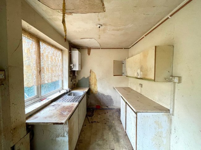 31 Astill Drive, Leicester, LE4 2PB
 7