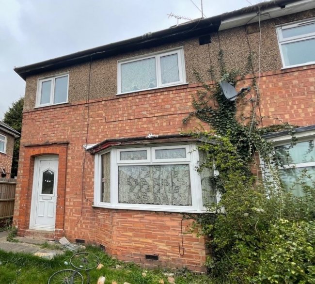 31 Astill Drive, Leicester, LE4 2PB
 7