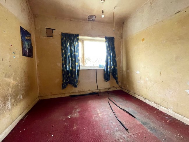 31 Astill Drive, Leicester, LE4 2PB
 7