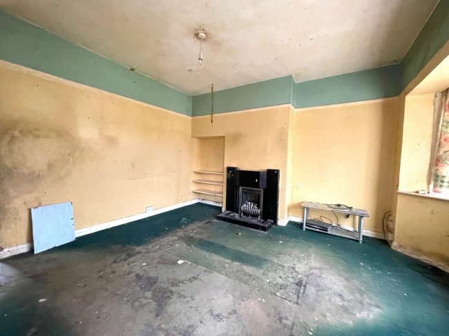 31 Astill Drive, Leicester, LE4 2PB
 7