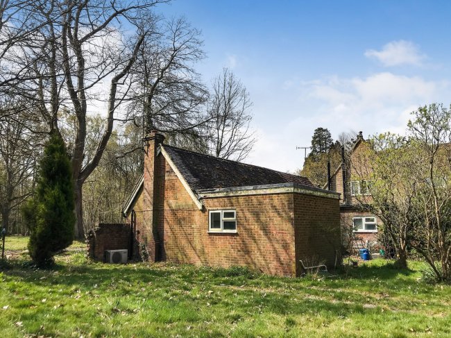 The Bungalows, Rowfant House, Wallage Lane, Rowfant, Crawley, West Sussex, RH10 4NG 10