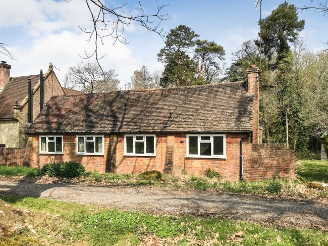 The Bungalows, Rowfant House, Wallage Lane, Rowfant, Crawley, West Sussex, RH10 4NG 10