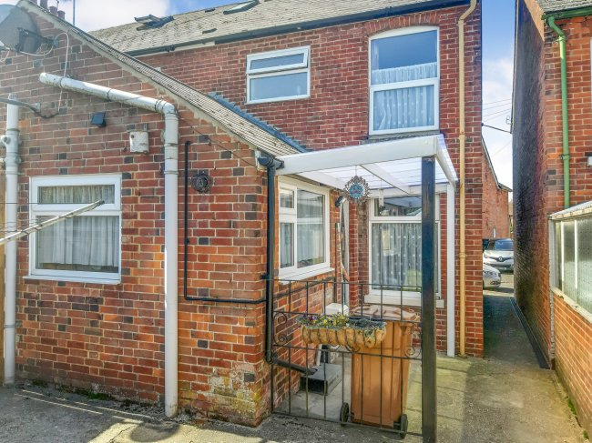 8 St Johns Road, Andover, Hampshire SP10 1JA
 6