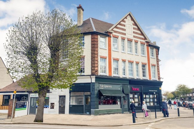 125 The Broadway, Thorpe Bay, Southend On Sea, Essex SS1 3EX 6