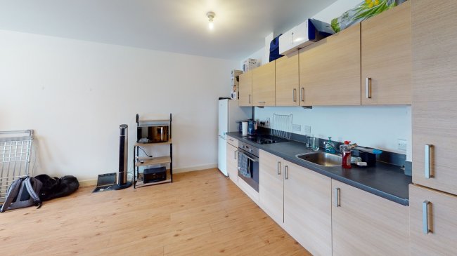 19 Bentfield House, 26 Heritage Avenue, Hendon, London NW9 5GE
 3