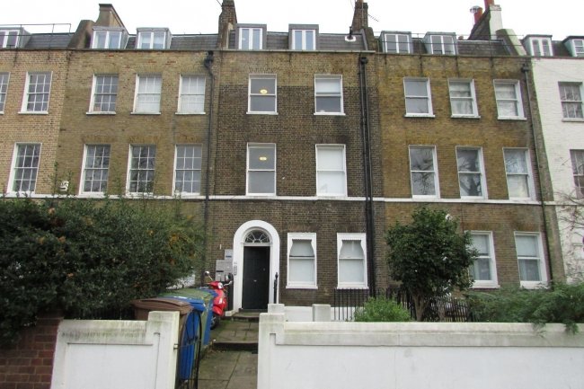 Flat 1, 143 Kennington Park Road, Kennington, London SE11 4JJ 
 8