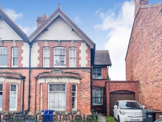 19 Carter Street, Uttoxeter, Staffordshire, ST14 8EY 
 4