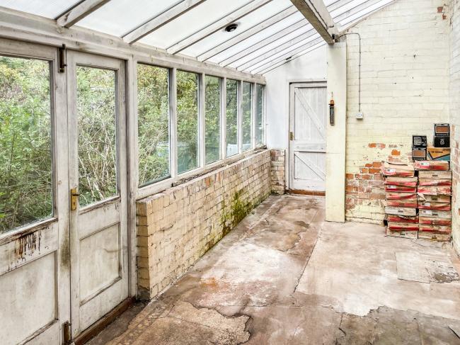 121 Haywood Road, Mapperley, Nottingham, Nottinghamshire, NG3 6AF
 2