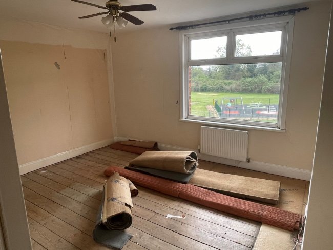 23 Brickfield Lane, Harlington, Hayes, Middlesex, UB3 5DY
 8