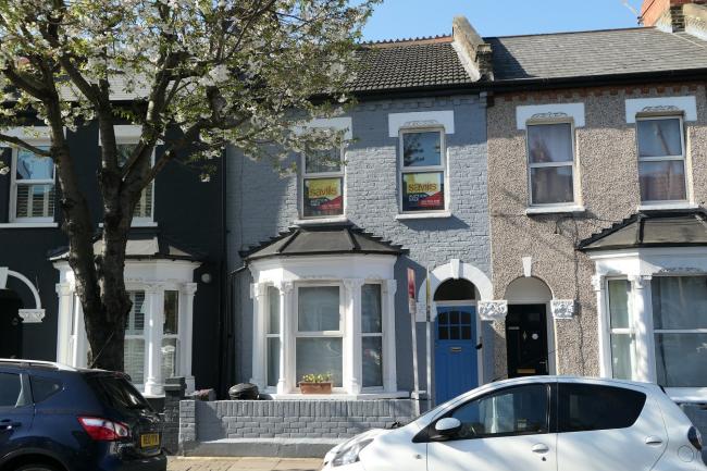 First Floor Flat, 9 Moffat Road, Tooting, London SW17 7EZ
 9