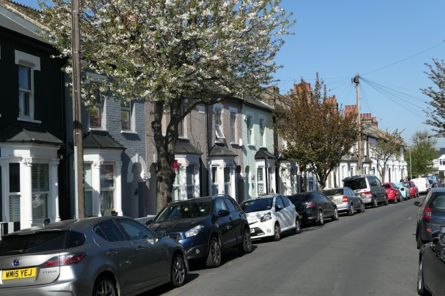 First Floor Flat, 9 Moffat Road, Tooting, London SW17 7EZ
 9