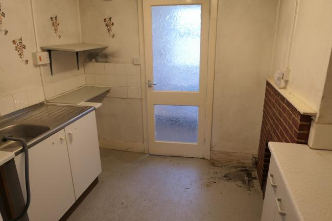 First Floor Flat, 9 Moffat Road, Tooting, London SW17 7EZ
 9
