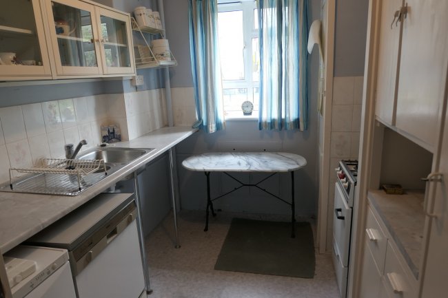 24 Markham House, Bowen Drive, West Dulwich, London SE21 8QQ
 3