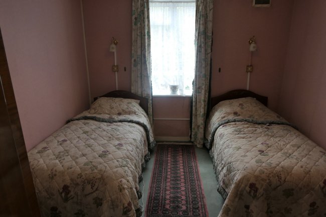 24 Markham House, Bowen Drive, West Dulwich, London SE21 8QQ
 3