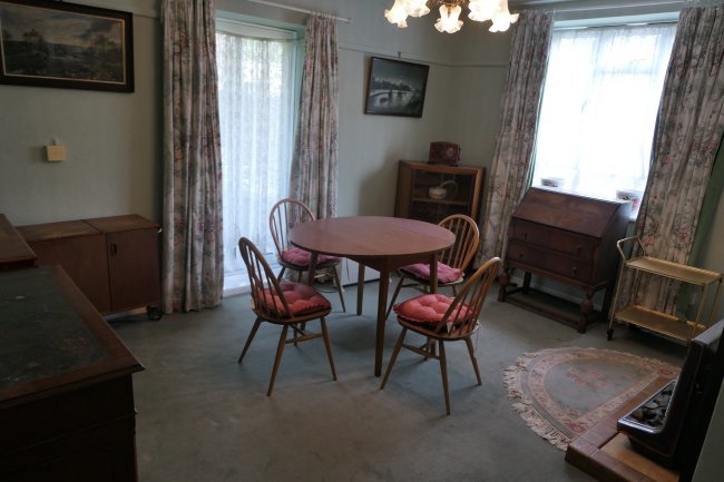 24 Markham House, Bowen Drive, West Dulwich, London SE21 8QQ
 3