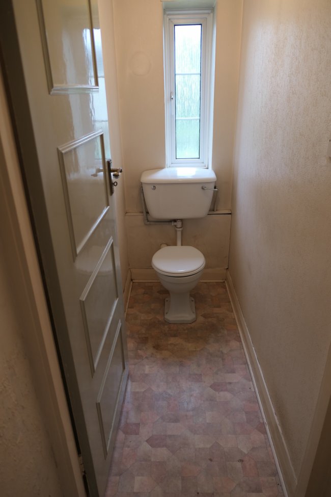 8 Springfield Court, Lynton Road, Acton, London W3 9EA
 7