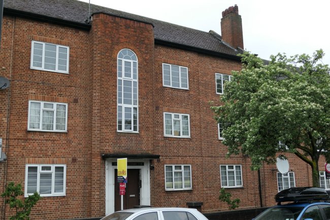 8 Springfield Court, Lynton Road, Acton, London W3 9EA
 7