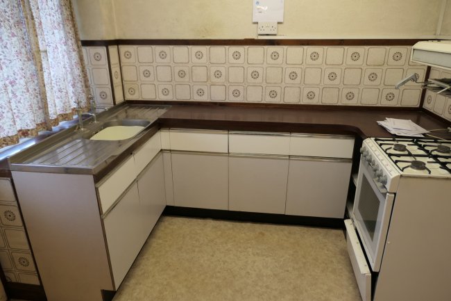 8 Springfield Court, Lynton Road, Acton, London W3 9EA
 7