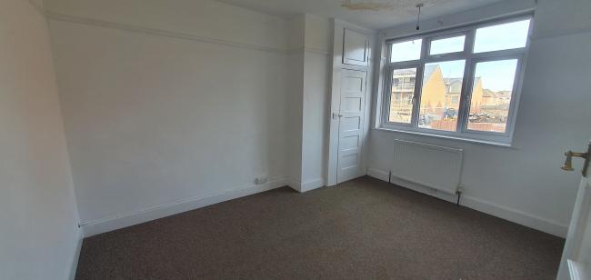 First Floor Flat, 110 Villiers Road, Surbiton, Surrey KT5 8BH
 6