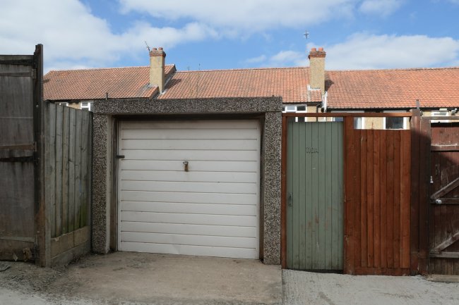 First Floor Flat, 110 Villiers Road, Surbiton, Surrey KT5 8BH
 6