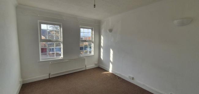 First Floor Flat, 110 Villiers Road, Surbiton, Surrey KT5 8BH
 6