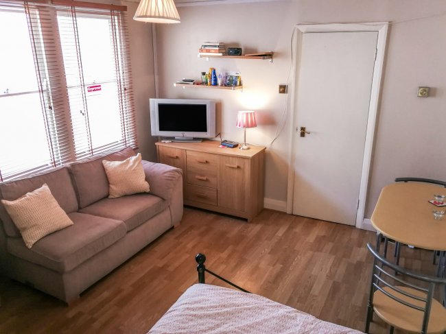 Flat 11, 13 Leinster Gardens, London, W2 6DR
 2