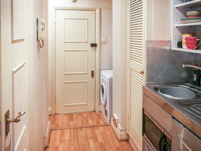 Flat 11, 13 Leinster Gardens, London, W2 6DR
 2