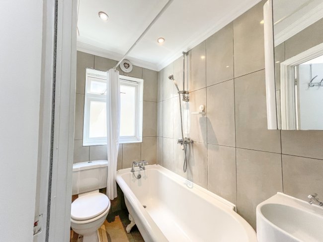 63B Fermoy Road, Maida Vale, London, W9 3NJ
 10