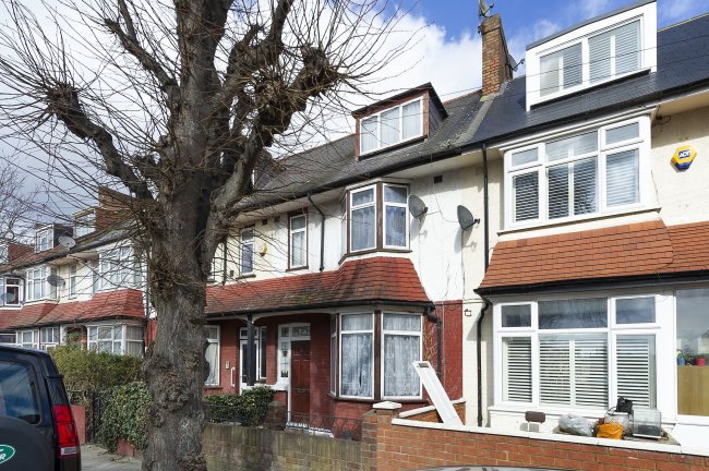 16 Hebdon Road, Tooting, London SW17 7NS 10