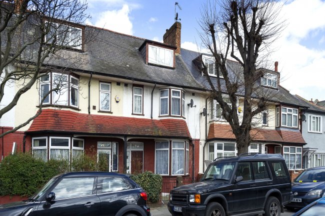 16 Hebdon Road, Tooting, London SW17 7NS 10