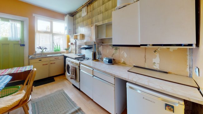 16 Woodside Park, South Norwood, London, SE25 5DN
 3